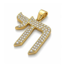 14k gold diamond chai pendant close up
