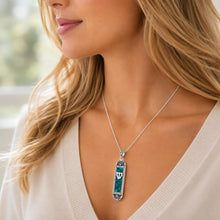 Woman wearinge eilat stone necklace with a pendant