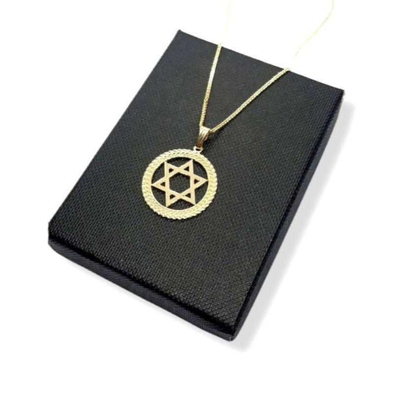 4k Gold Star of David Floral Round Pendant on box